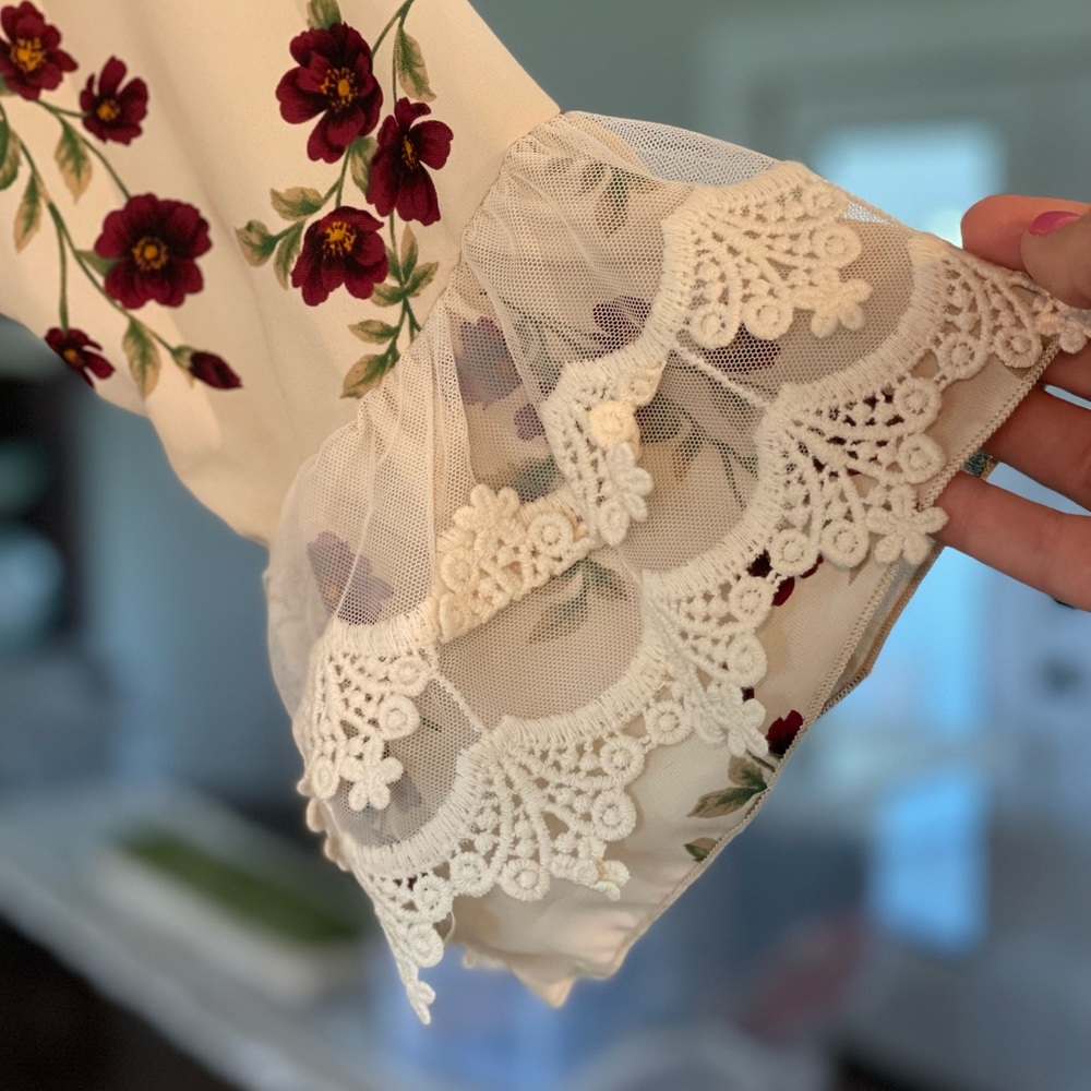 Orange Creek Medium Floral Blouse - Picture 3 of 7
